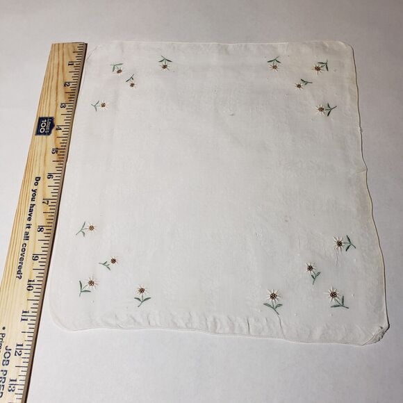 VINTAGE HANKIE EMBROIDERED DAISY FLOWERS HANDMADE BRIDAL WEDDING POCKET SCARF - Picture 4 of 12